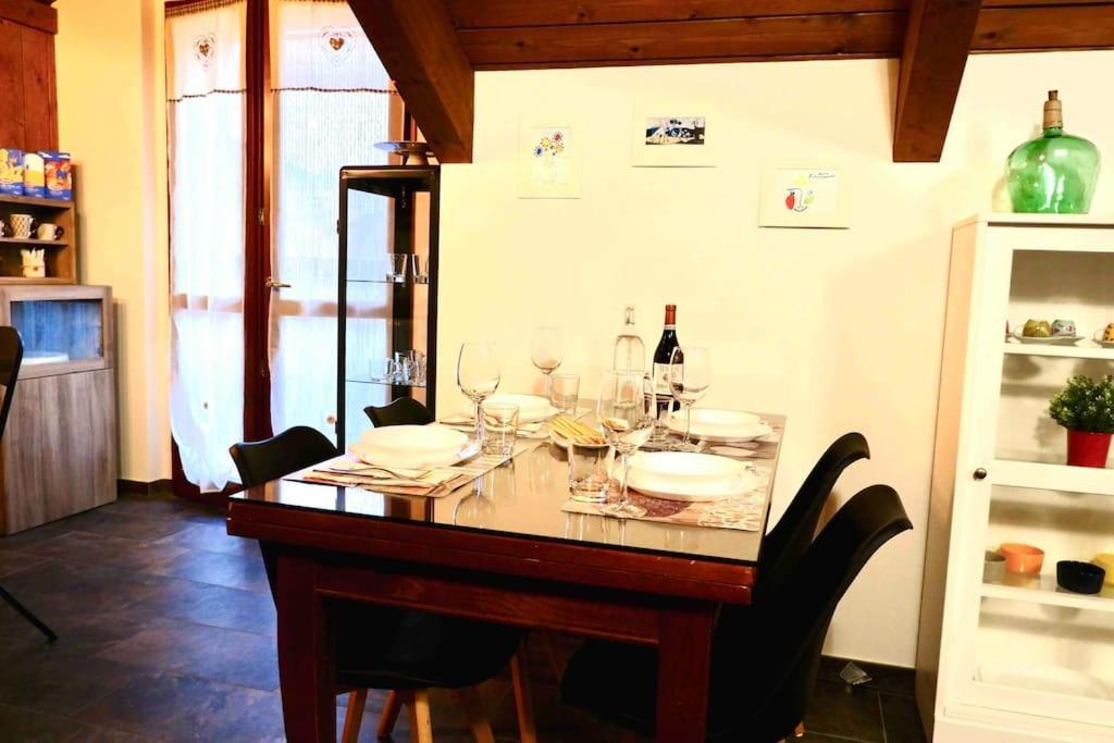 Attico Nel Cuore Delle Langhe - Free Parking Wi-Fi E Ac Alba  Exteriér fotografie